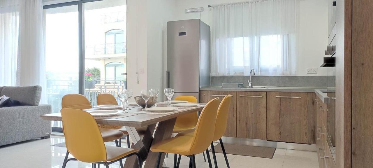 Bright Stylish Apartment Victoria Esterno foto