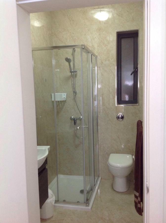 Bright Stylish Apartment Victoria Esterno foto